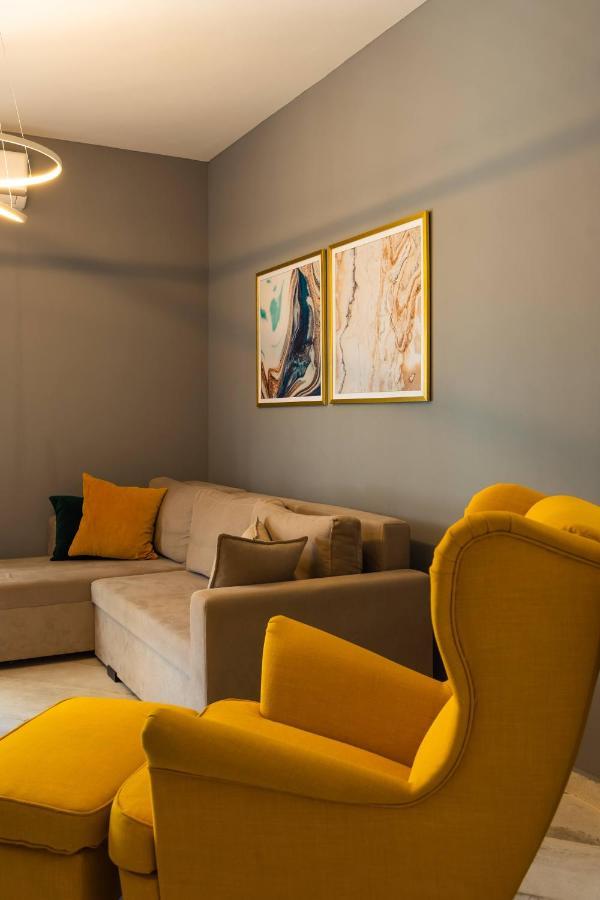 Cozy Modern Apartment Inside The City Center Thessaloniki Exterior photo